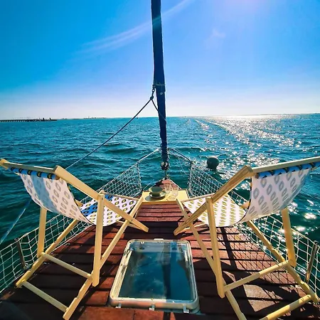 Sirius - Boat House