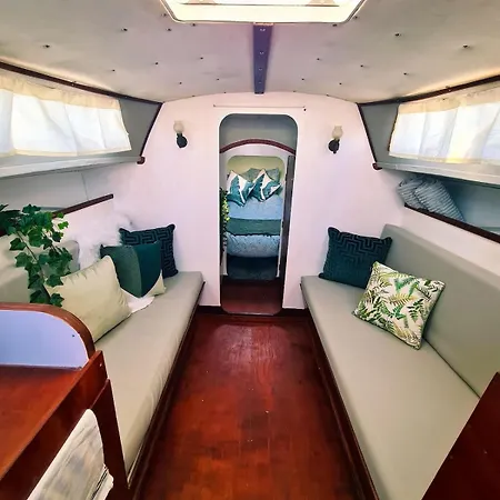 Botel Sirius - Boat House